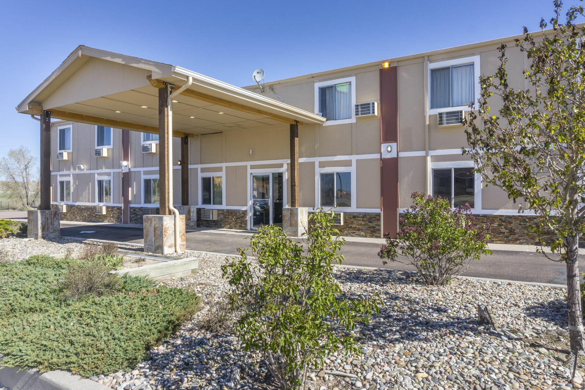 Super 8 By Wyndham Limon Hotel Exterior photo